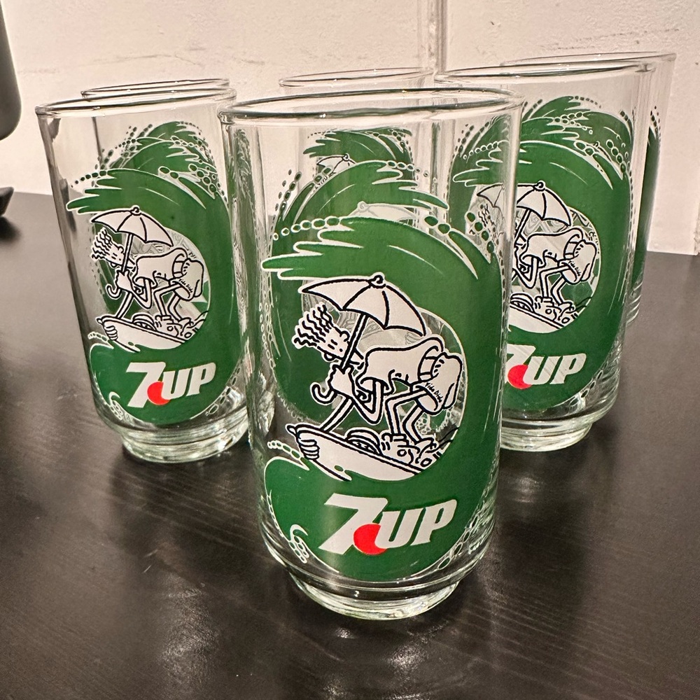 7UP VINTAGE Green Surfer Logo Glasses - Set of 6